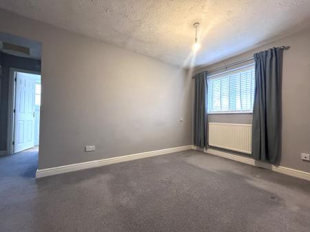 3 bedroom Detached house to let in Honeysuckle Way, Bishops Cleeve, GL52