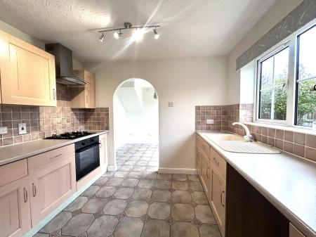 3 bedroom Detached house to let in Honeysuckle Way, Bishops Cleeve, GL52