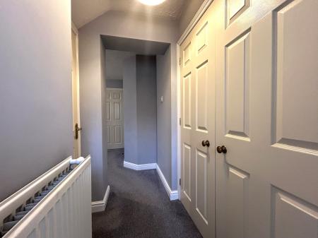 3 bedroom Detached house to let in Honeysuckle Way, Bishops Cleeve, GL52