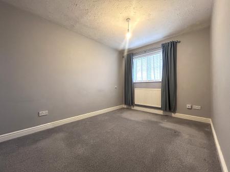 3 bedroom Detached house to let in Honeysuckle Way, Bishops Cleeve, GL52