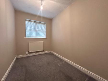 3 bedroom Detached house to let in Honeysuckle Way, Bishops Cleeve, GL52