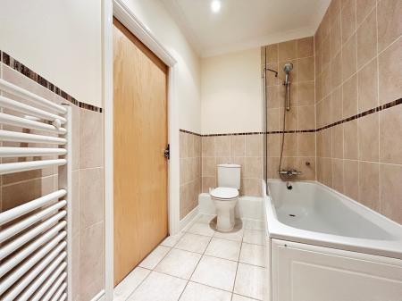 2 bedroom Apartment to let in Brookbank Close, Cheltenham, GL50