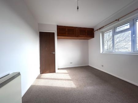 1 bedroom Flat to let in St Peters Close, Cheltenham, GL51