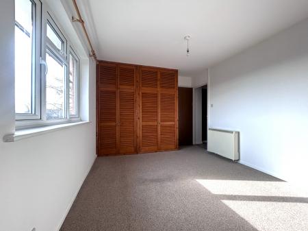1 bedroom Flat to let in St Peters Close, Cheltenham, GL51