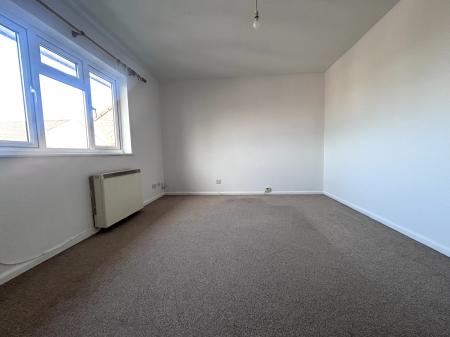 1 bedroom Flat to let in St Peters Close, Cheltenham, GL51