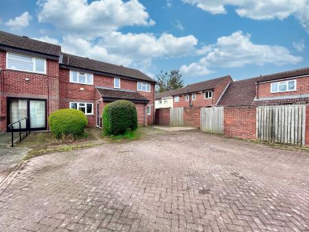 1 bedroom Ground floor maisonette to let in River Leys, Cheltenham, GL51