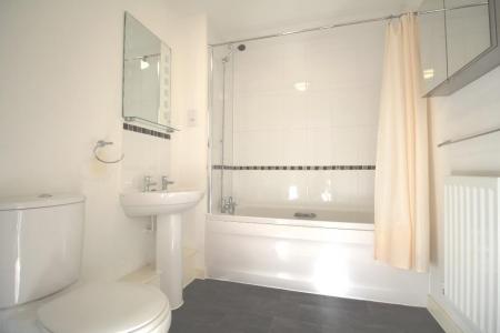 2 bedroom Flat to let in Gemini Close, Cheltenham, GL51