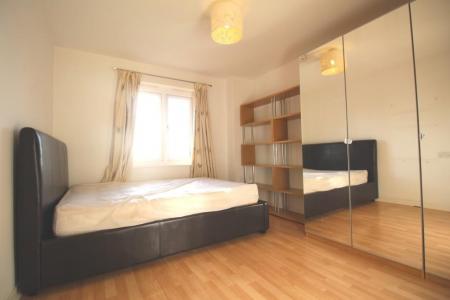 2 bedroom Flat to let in Gemini Close, Cheltenham, GL51