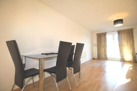 2 bedroom Flat to let in Gemini Close, Cheltenham, GL51