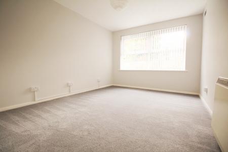 1 bedroom Flat to let in Moorend Park Road, Cheltenham, GL50