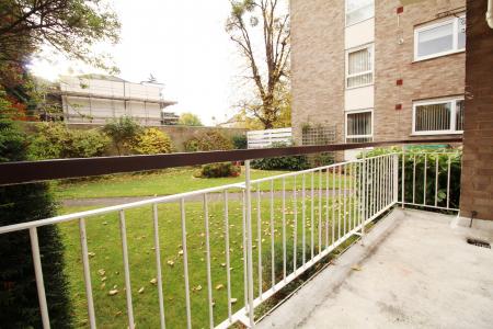 1 bedroom Flat to let in Moorend Park Road, Cheltenham, GL50