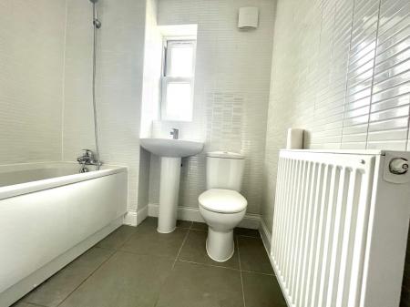 4 bedroom Terraced House to let in Pillowell Close, Cheltenham, GL52