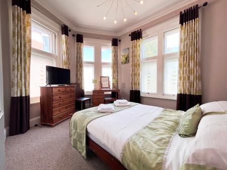 2 bedroom Apartment to let in Ambrose Street, Cheltenham, GL50