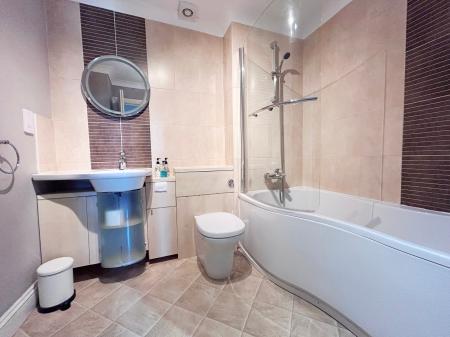 2 bedroom Apartment to let in Ambrose Street, Cheltenham, GL50