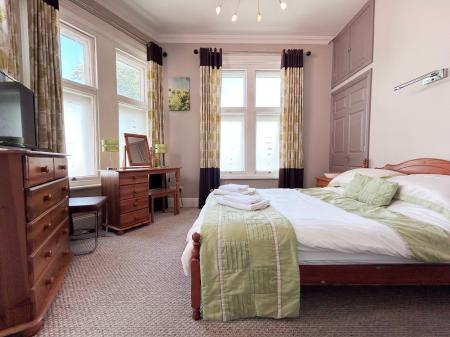 2 bedroom Apartment to let in Ambrose Street, Cheltenham, GL50