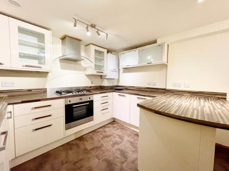 2 bedroom Duplex to let in St James Street, Cheltenham, GL52