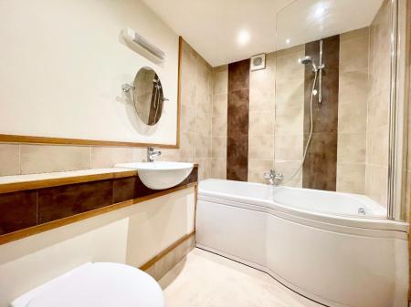 2 bedroom Duplex to let in St James Street, Cheltenham, GL52