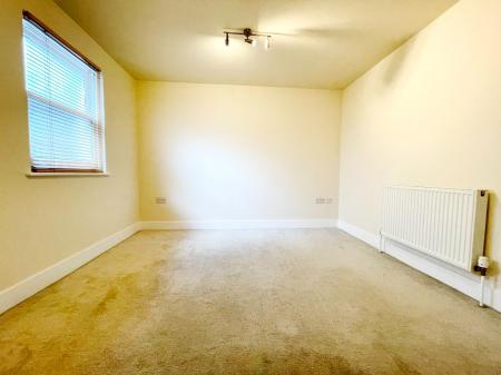 2 bedroom Duplex to let in St James Street, Cheltenham, GL52