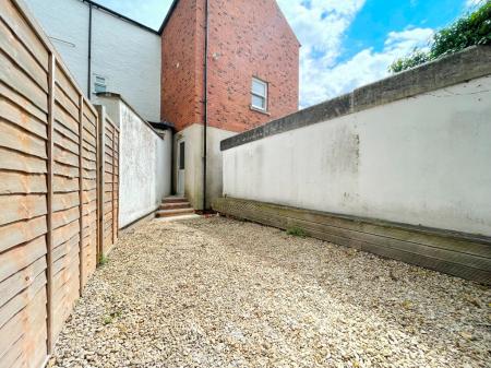 2 bedroom Duplex to let in St James Street, Cheltenham, GL52