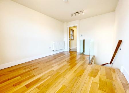 2 bedroom Duplex to let in St James Street, Cheltenham, GL52