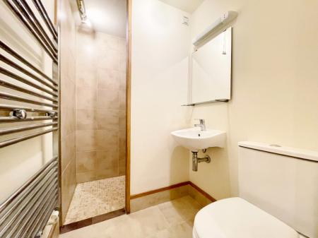 2 bedroom Duplex to let in St James Street, Cheltenham, GL52