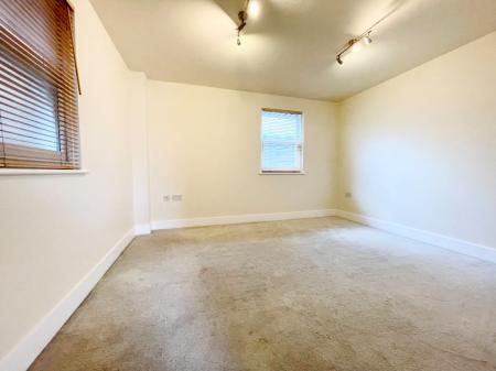 2 bedroom Duplex to let in St James Street, Cheltenham, GL52