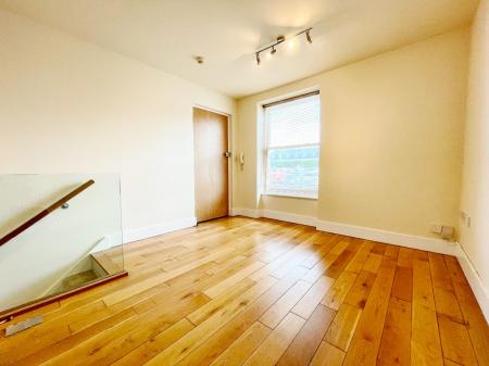 2 bedroom Duplex to let in St James Street, Cheltenham, GL52