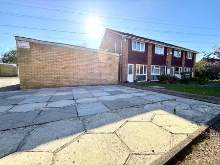 2 bedroom End of terrace house to let in Windyridge Gardens, Wymans Brook, Cheltenham, GL50