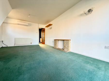 2 bedroom End of terrace house to let in Windyridge Gardens, Wymans Brook, Cheltenham, GL50