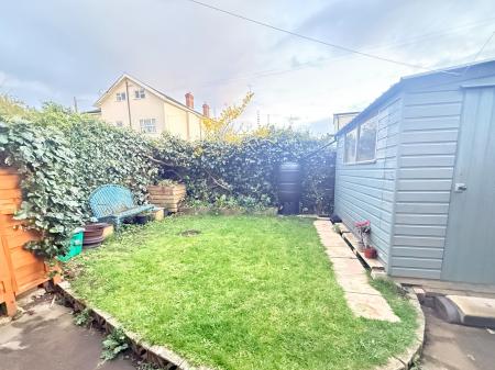 2 bedroom Ground floor maisonette to let in St Georges Drive, Cheltenham, GL51