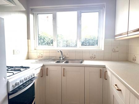 2 bedroom Ground floor maisonette to let in St Georges Drive, Cheltenham, GL51