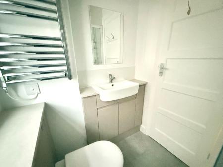 2 bedroom Ground floor maisonette to let in St Georges Drive, Cheltenham, GL51