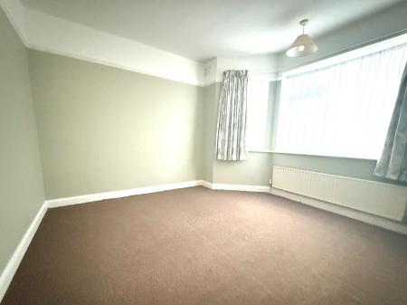 2 bedroom Ground floor maisonette to let in St Georges Drive, Cheltenham, GL51