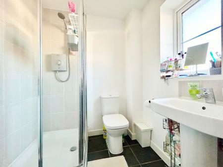 3 bedroom Semi-detached house to let in Gloucester Road, Cheltenham, GL51