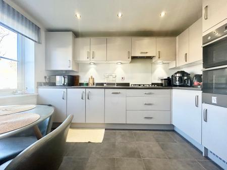 3 bedroom Semi-detached house to let in Gloucester Road, Cheltenham, GL51