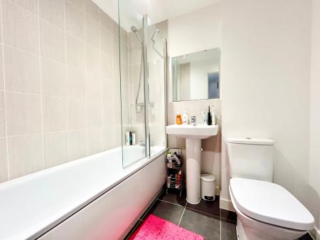 3 bedroom Semi-detached house to let in Gloucester Road, Cheltenham, GL51