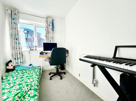 3 bedroom Semi-detached house to let in Gloucester Road, Cheltenham, GL51