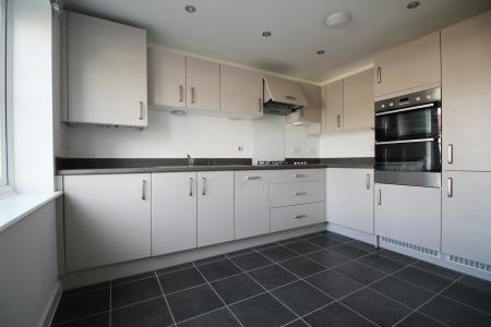3 bedroom Semi-detached house to let in Gloucester Road, Cheltenham, GL51