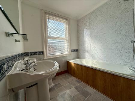 3 bedroom Terraced House to let in Granley Road, Cheltenham, GL51