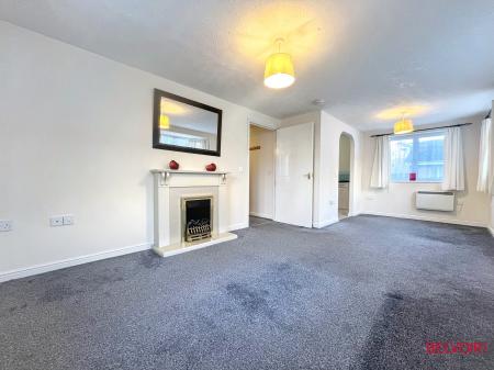 1 bedroom Apartment to let in Lloyd Close, Cheltenham, GL51