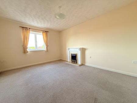 2 bedroom Apartment to let in Cassin Drive, Cheltenham, GL51