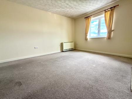 2 bedroom Apartment to let in Cassin Drive, Cheltenham, GL51