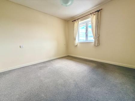 2 bedroom Apartment to let in Cassin Drive, Cheltenham, GL51