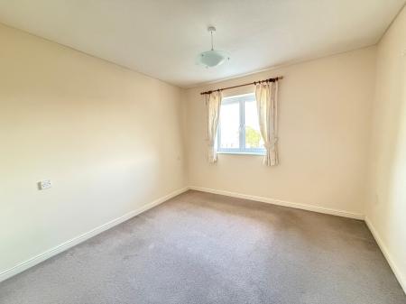 2 bedroom Apartment to let in Cassin Drive, Cheltenham, GL51