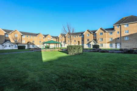 2 bedroom Apartment to let in Cassin Drive, Cheltenham, GL51