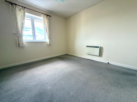 2 bedroom Apartment to let in Cassin Drive, Cheltenham, GL51