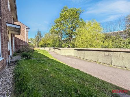 3 bedroom Terraced House for sale in Frank Brookes Road, Cheltenham, GL51