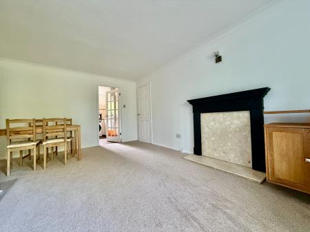 2 bedroom Flat to let in King George Close, Charlton Kings, Cheltenham, GL53