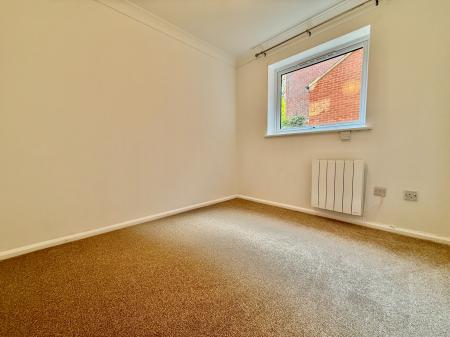 2 bedroom Flat to let in King George Close, Charlton Kings, Cheltenham, GL53