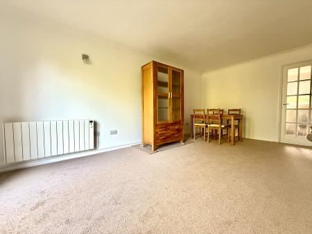 2 bedroom Flat to let in King George Close, Charlton Kings, Cheltenham, GL53